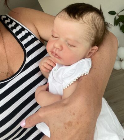 ​Full body silicone doll Winnie in cute outfit